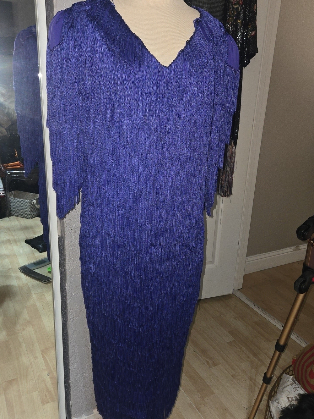 Vintage Elegant Fringe V-Neck Midi Dress in Deep Purple